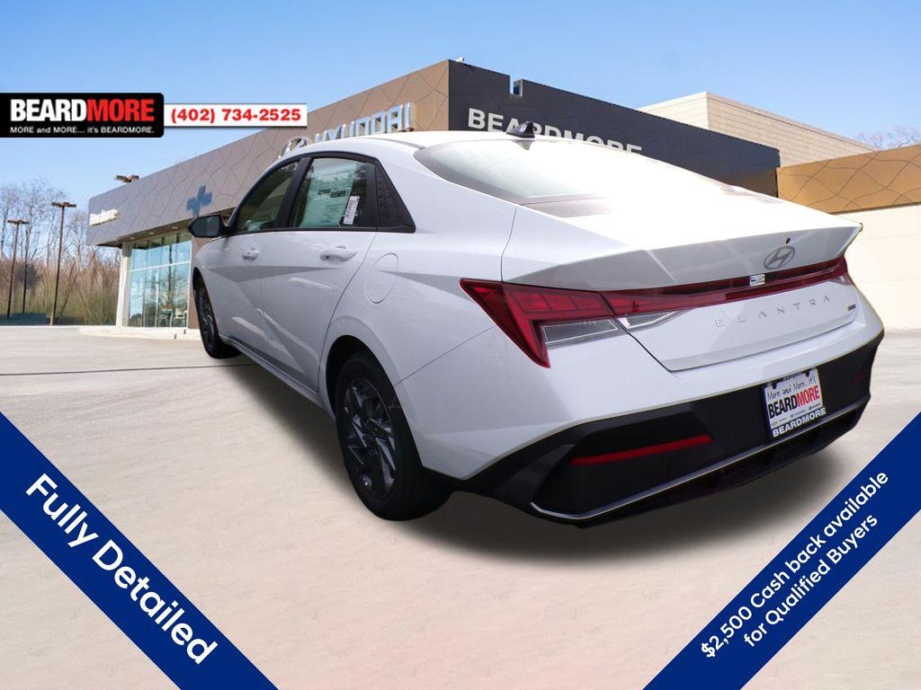 New 2025 Hyundai Elantra Hybrid Blue Sedan