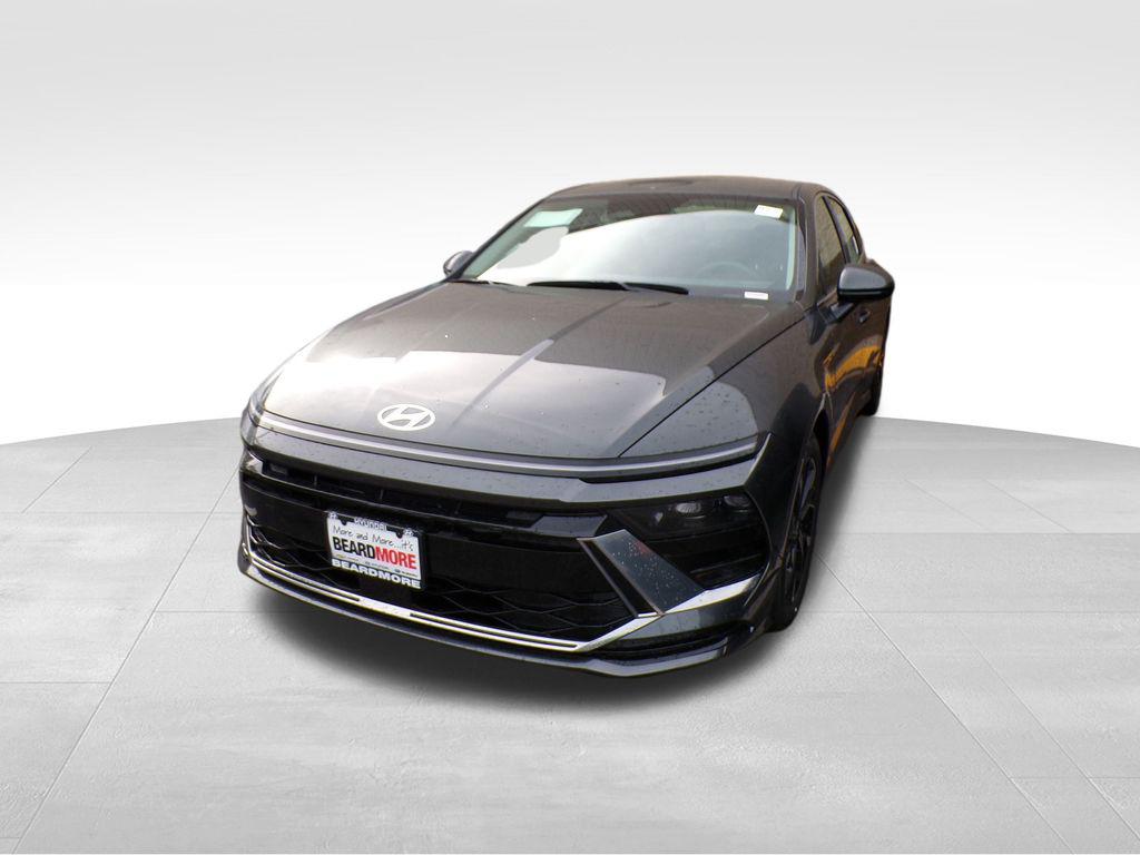 2025 Hyundai Sonata SEL photo 2
