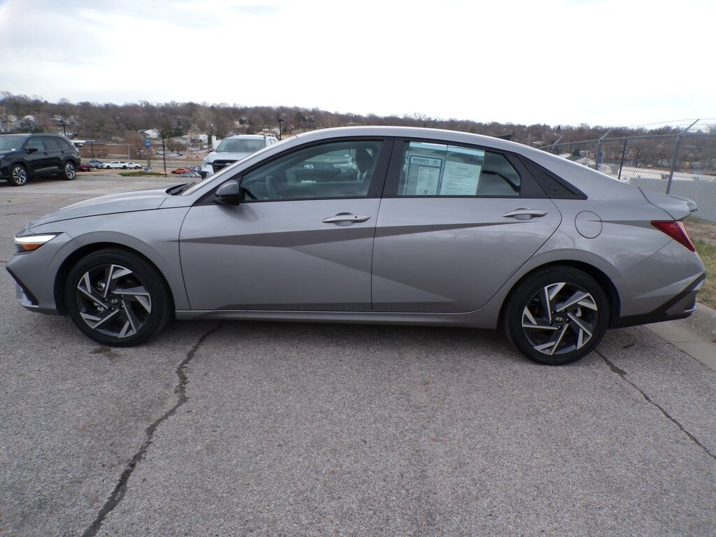 Used 2025 Hyundai Elantra SEL Sport Sedan