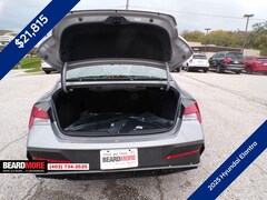 2025 Hyundai Elantra SE Sedan