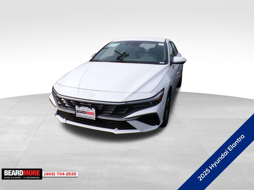 2025 Hyundai Elantra Blue's photo