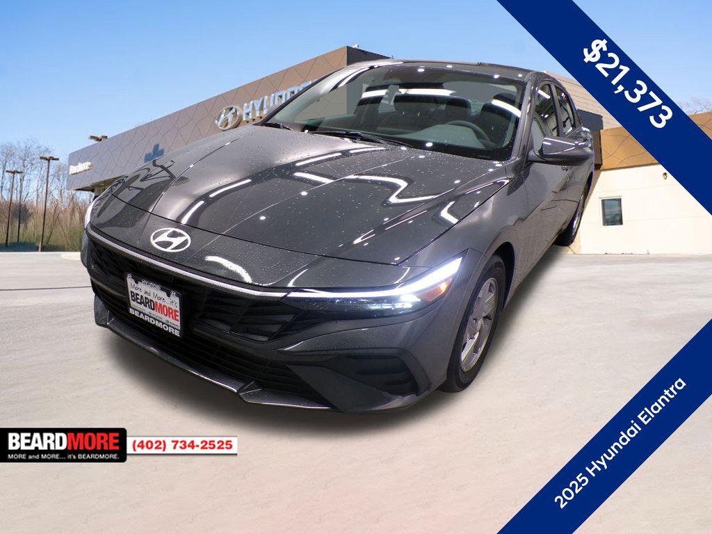 2025 Hyundai Elantra SE