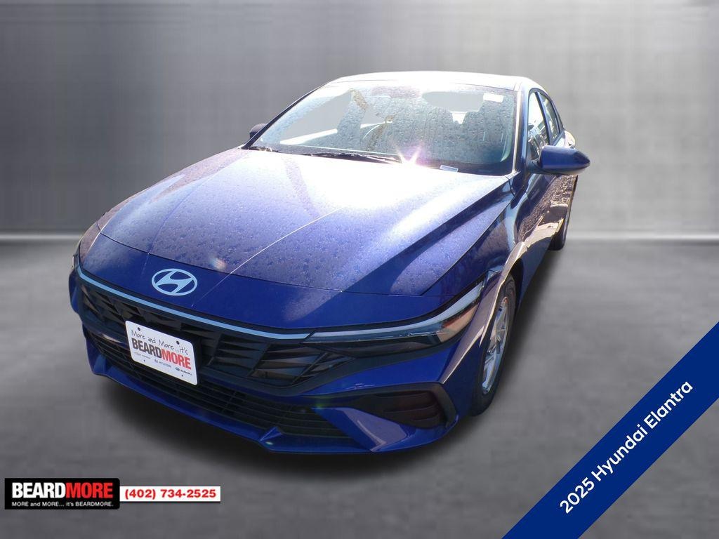 New 2025 Hyundai Elantra SE Sedan