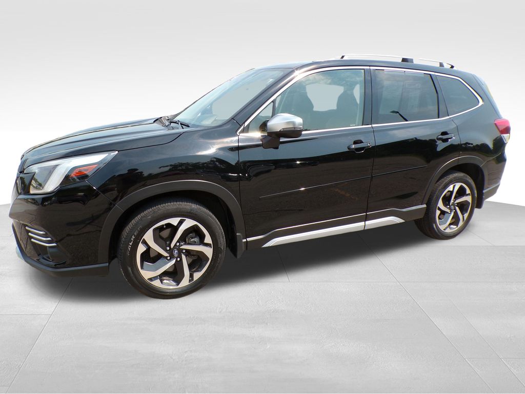 2022 Subaru Forester Touring photo 2