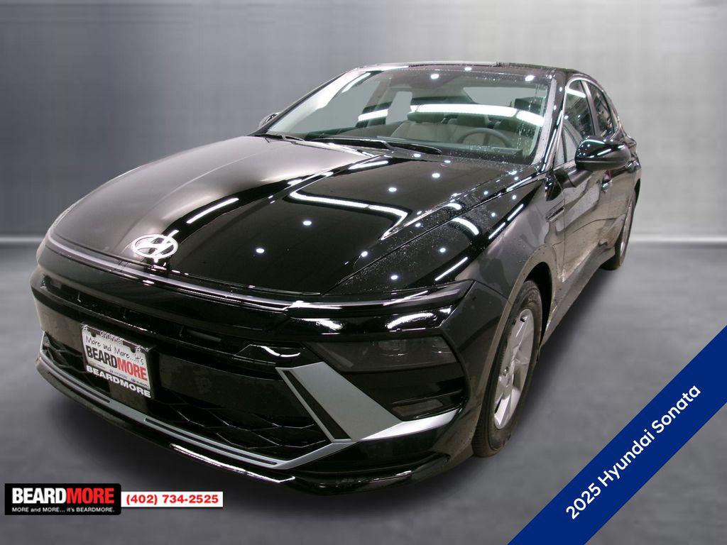 2025 Hyundai Sonata SE's photo