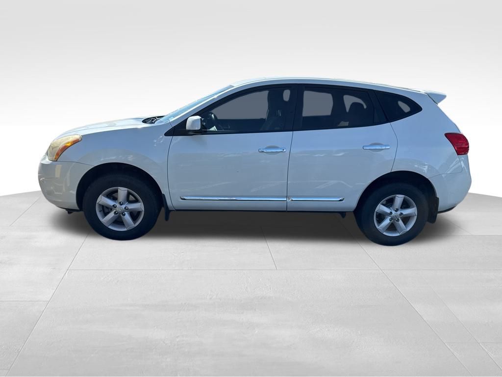 2013 Nissan Rogue S photo 2