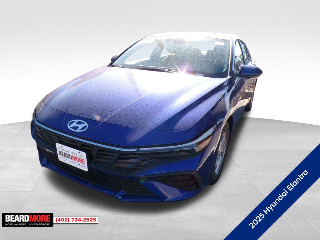 2025 Hyundai Elantra SE's photo