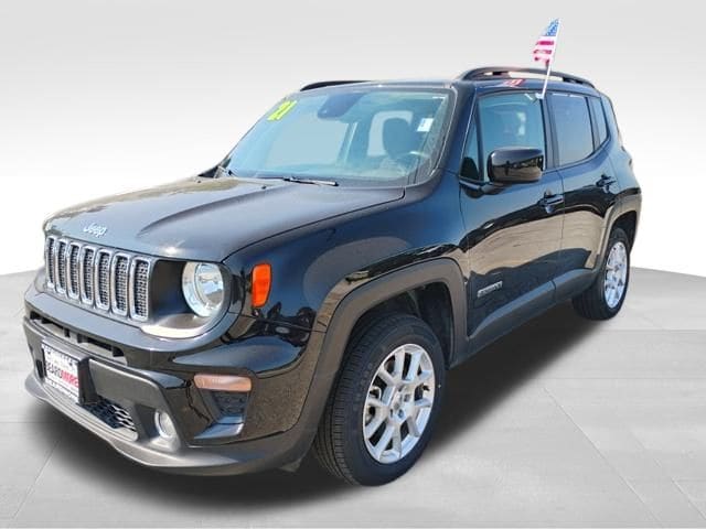 Used 2021 Jeep Renegade Latitude with VIN ZACNJDBB5MPM94121 for sale in Bellevue, NE