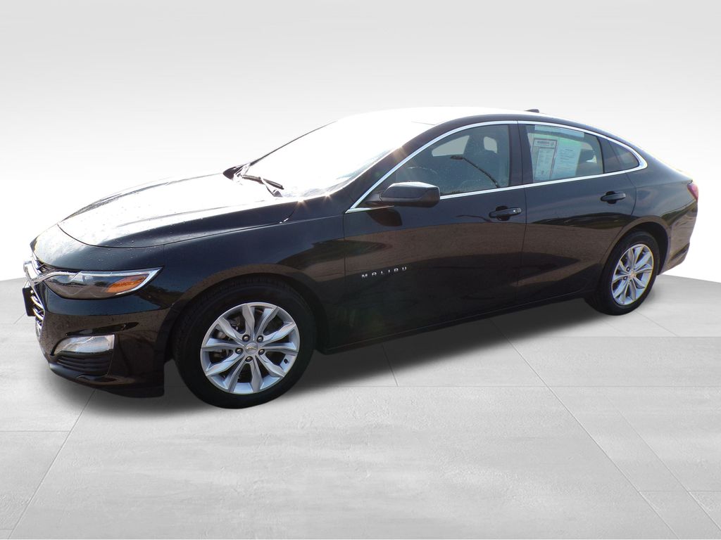 2024 Chevrolet Malibu 1LT photo 2