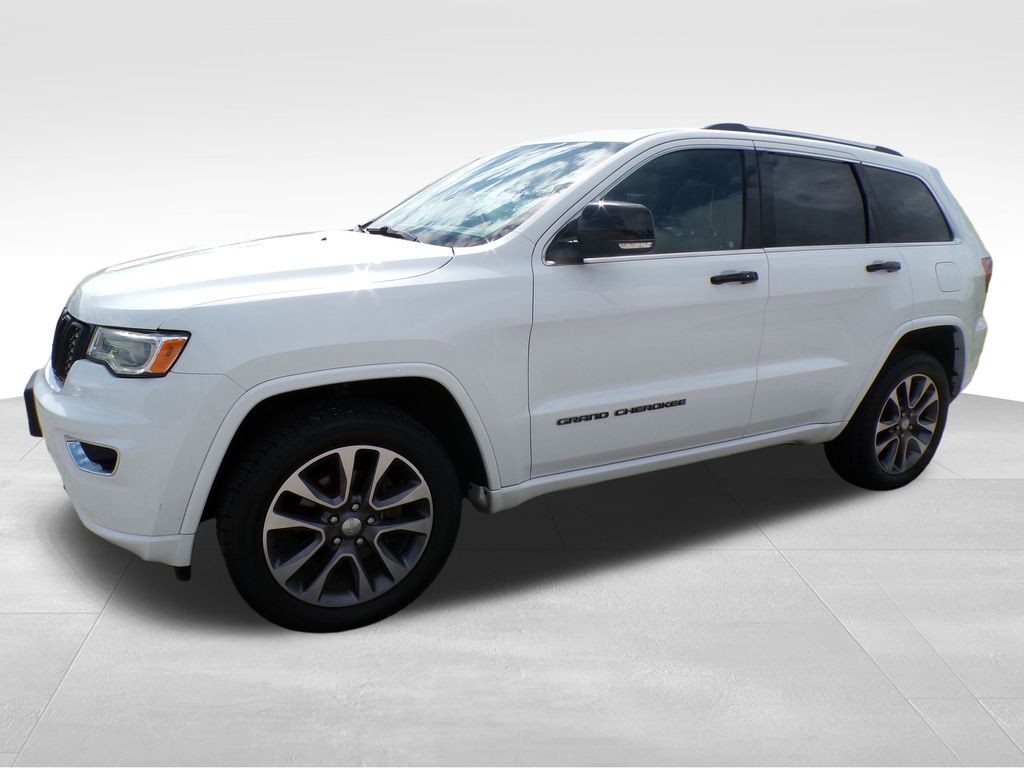 2017 Jeep Grand Cherokee Overland photo 2