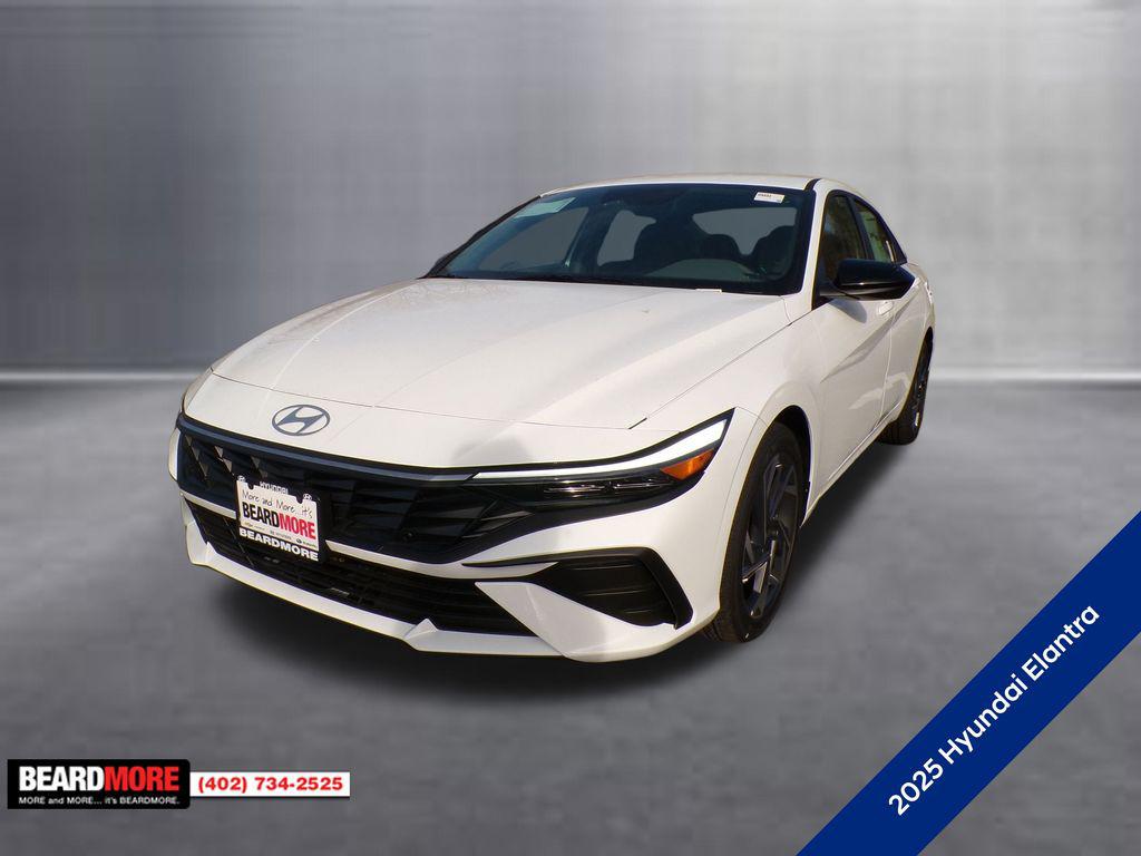 2025 Hyundai Elantra SEL's photo