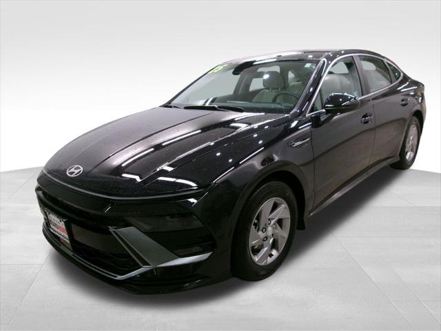 2025 Hyundai Sonata SE photo 2