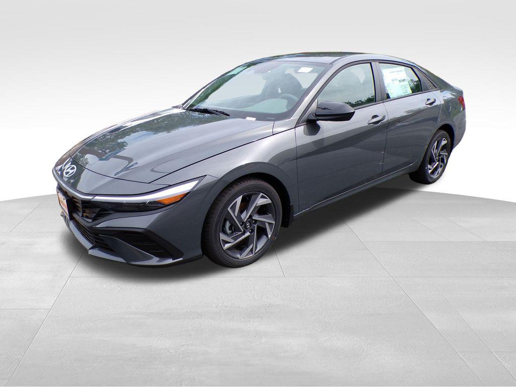 2025 Hyundai Elantra SEL Sport photo 2