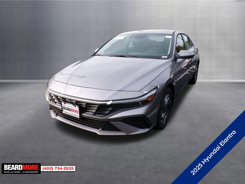 2025 Hyundai Elantra Blue's photo