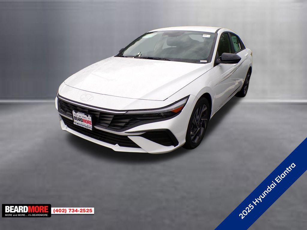 2025 Hyundai Elantra SEL's photo