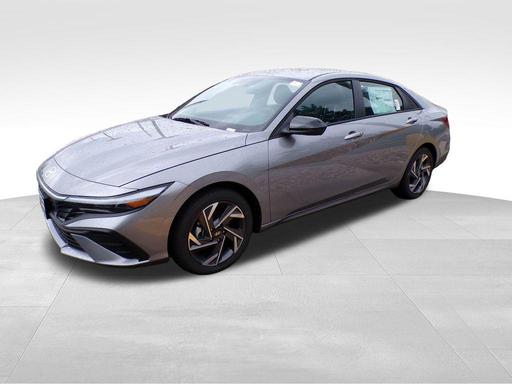 2025 Hyundai Elantra SEL Sport photo 2