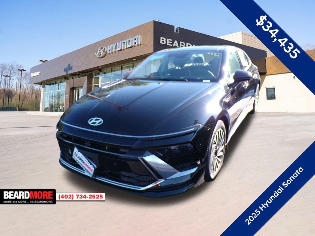 New 2025 Hyundai Sonata Hybrid Limited Sedan