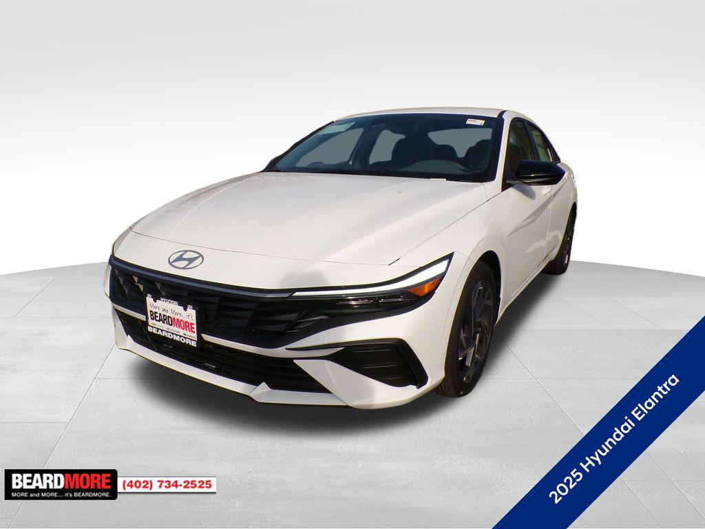2025 Hyundai Elantra SEL's photo
