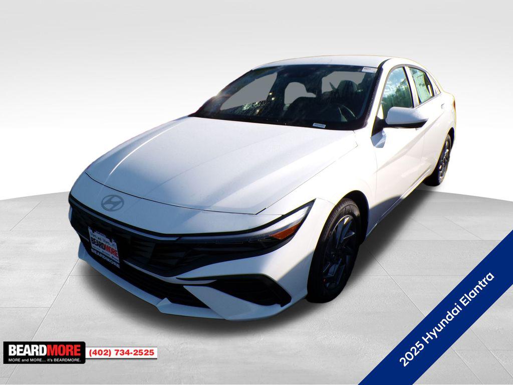 2025 Hyundai Elantra Blue's photo