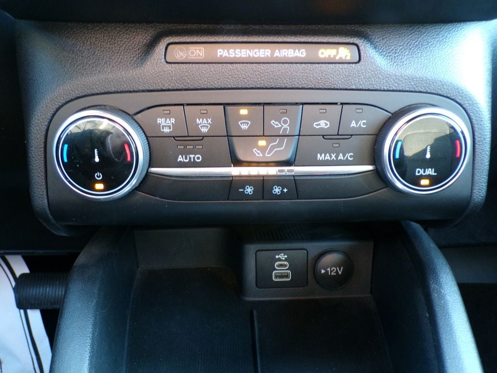 2025 Ford Escape ST-Line - Photo 23