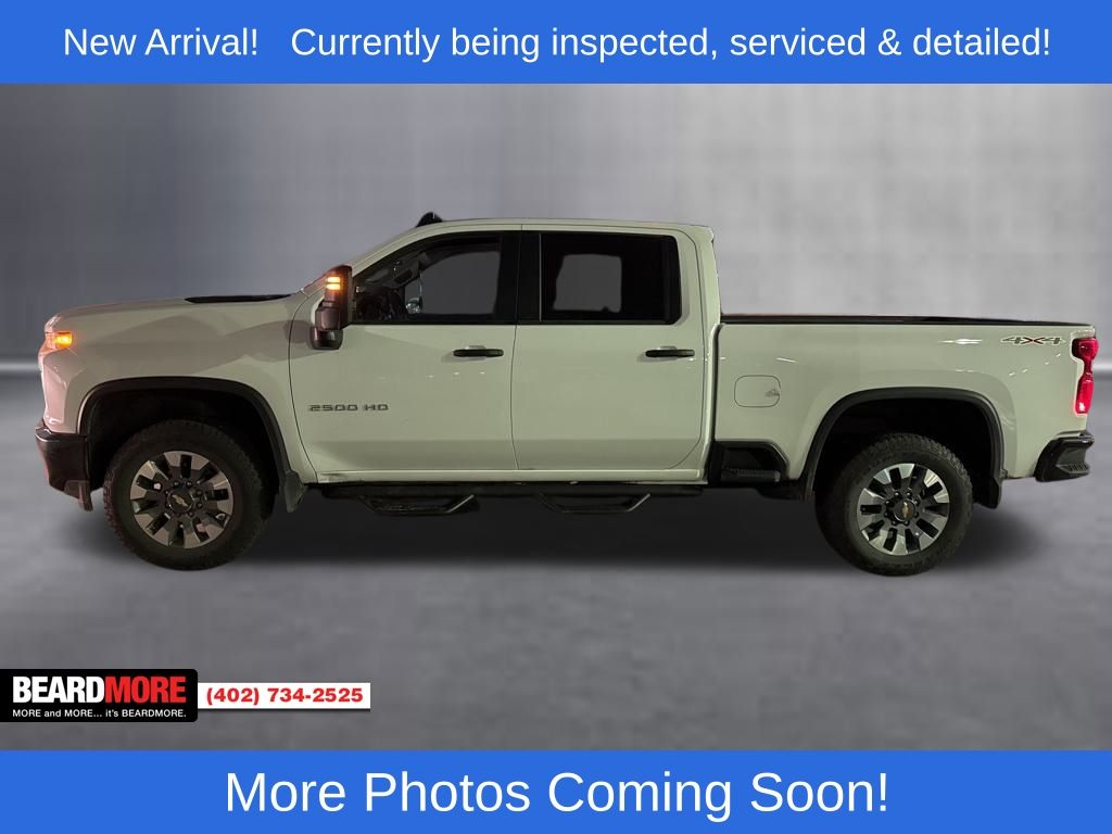 2022 Chevrolet Silverado 2500HD Custom photo 2