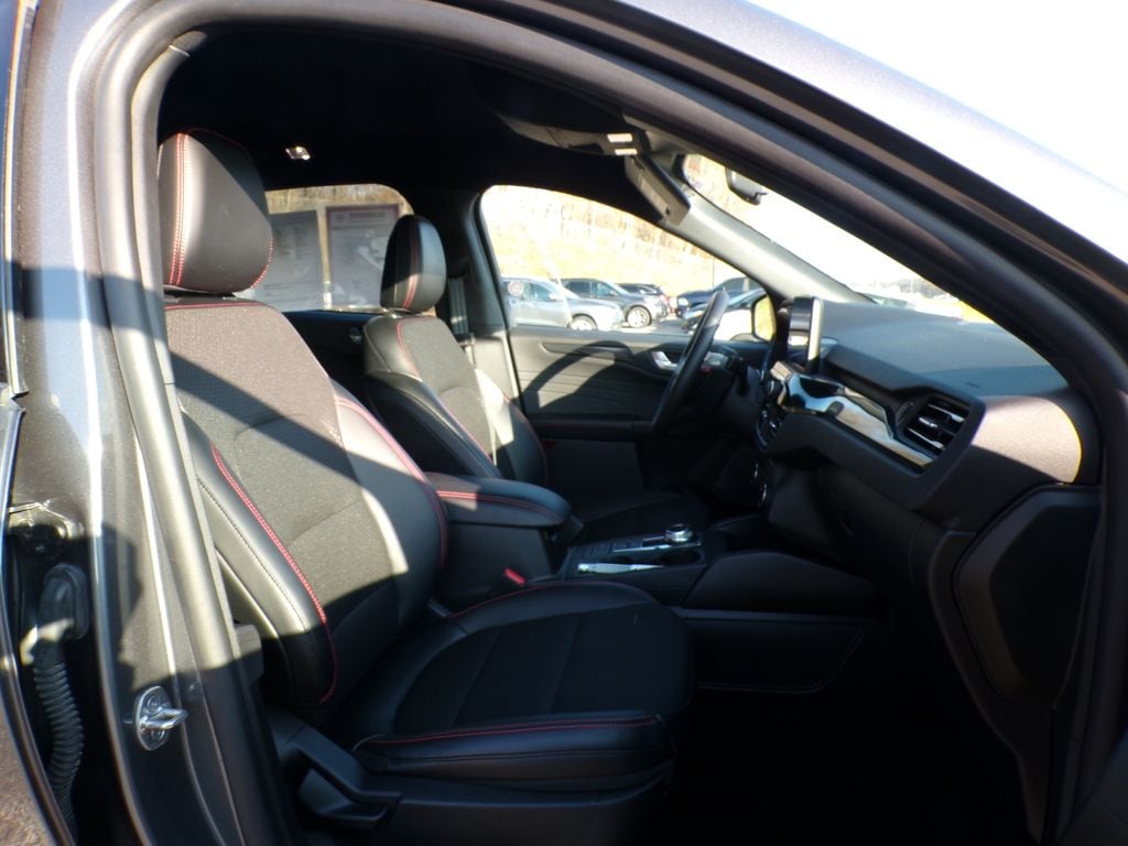 2025 Ford Escape ST-Line - Photo 14