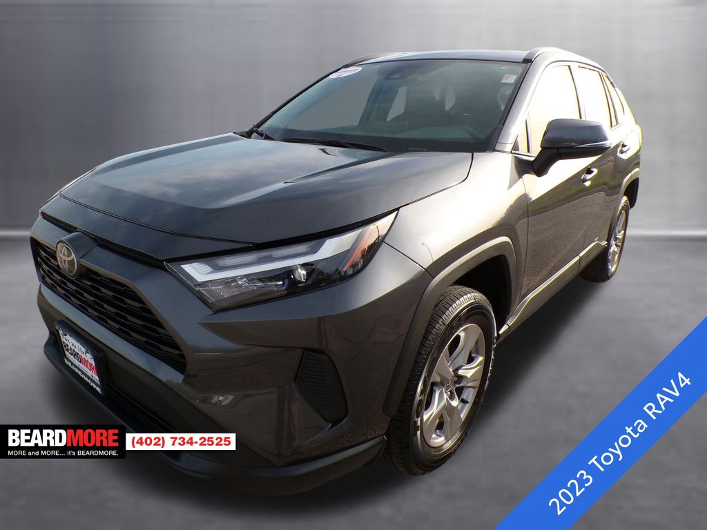 2023 Toyota RAV4 XLE's photo