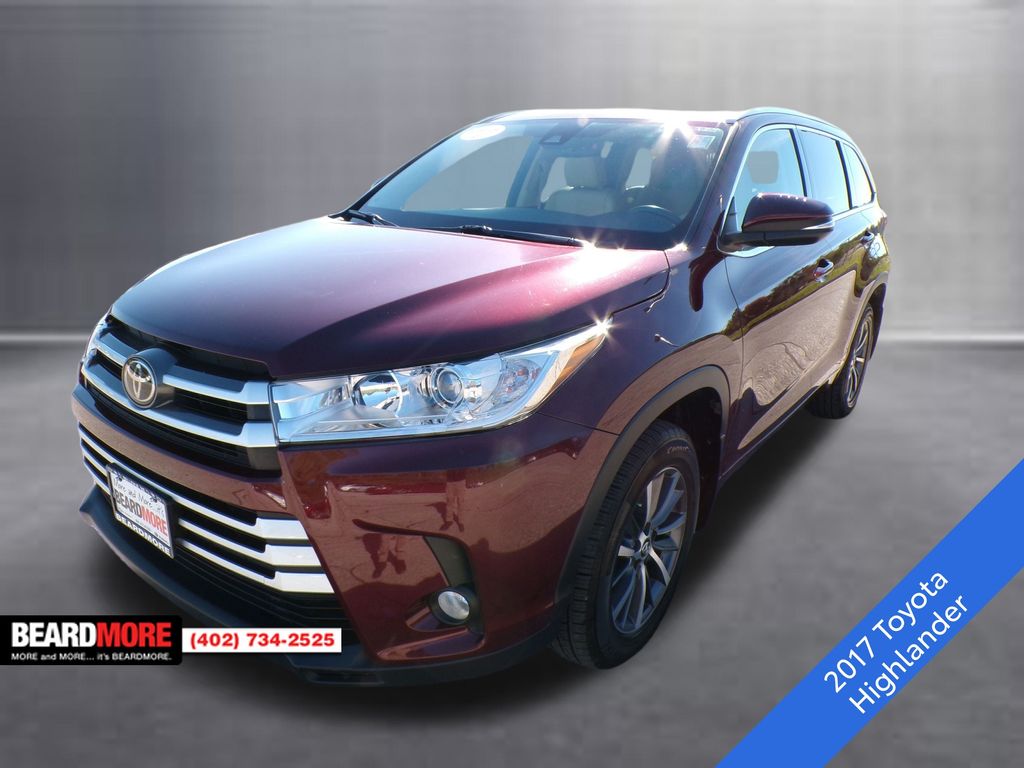 2017 Toyota Highlander XLE's photo