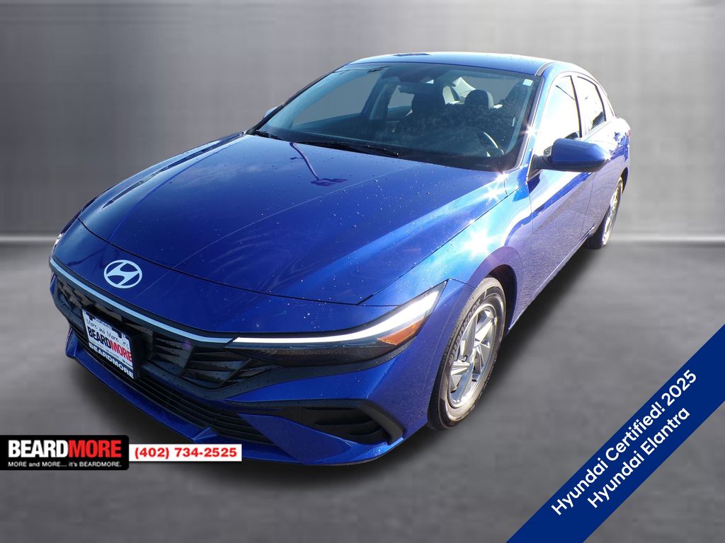2025 Hyundai Elantra SE FWD