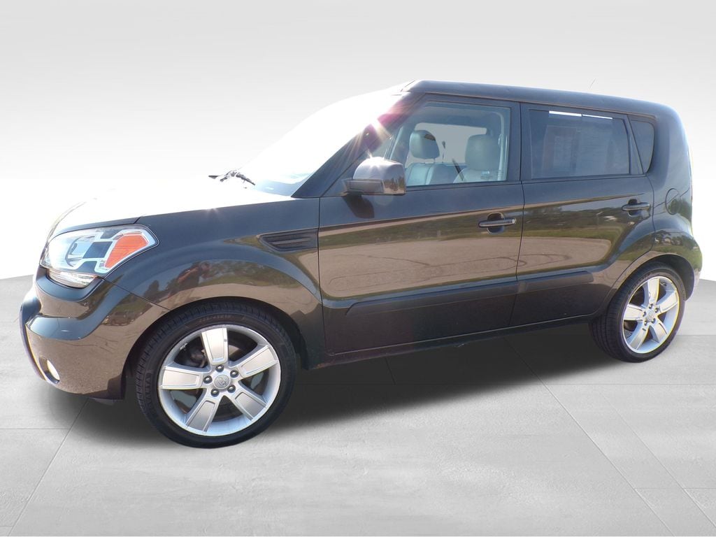 Used 2011 Kia Soul Base with VIN KNDJT2A24B7238354 for sale in Bellevue, NE