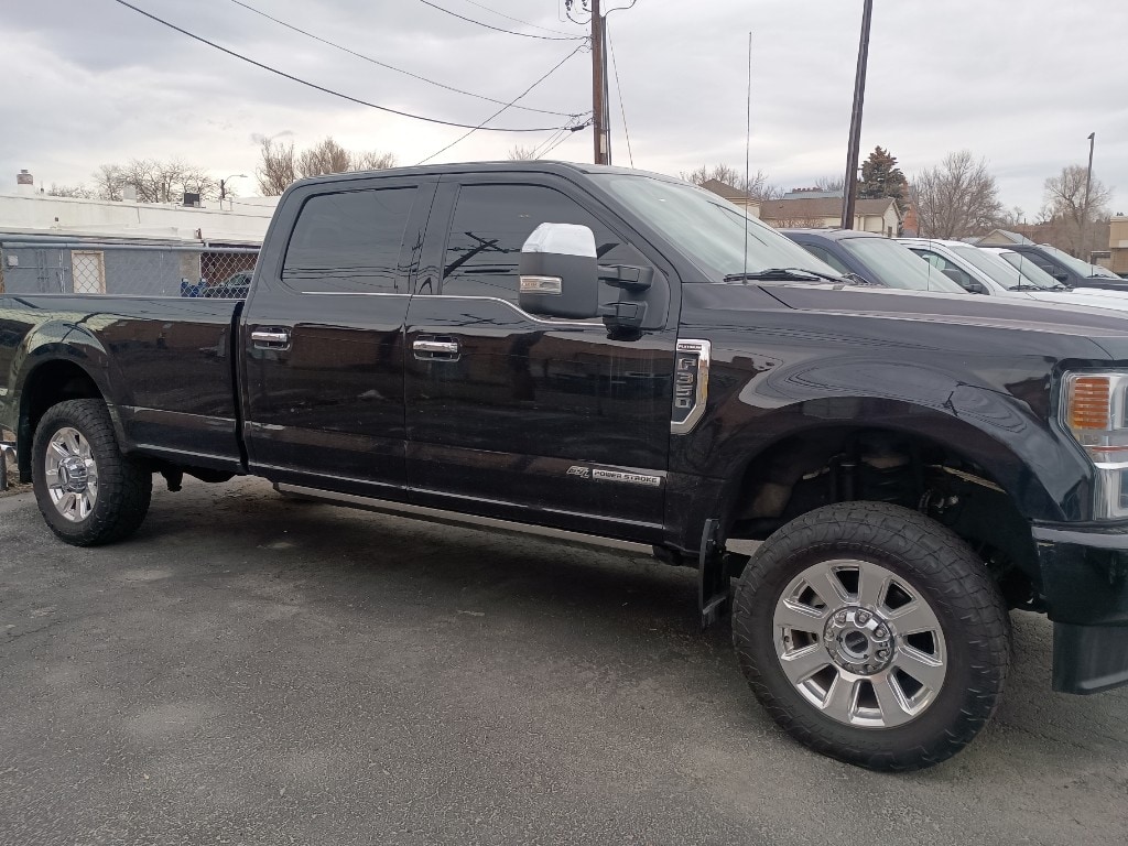 2021 Ford F-350 Super Duty Platinum's photo