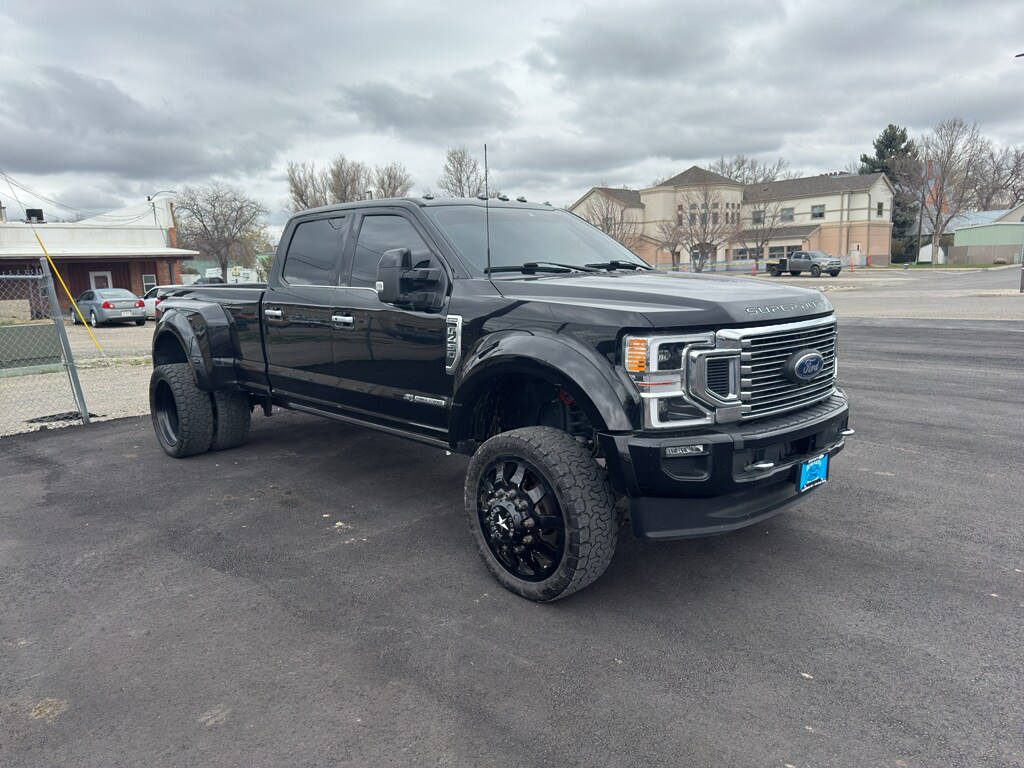 2022 Ford F-450 photo 3