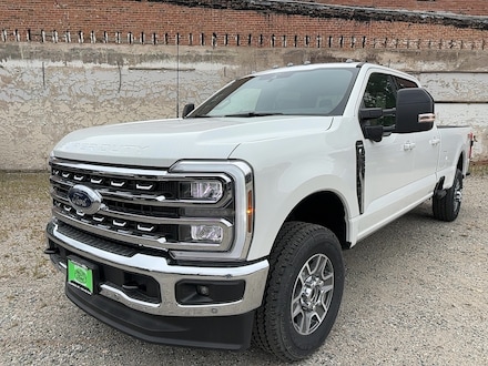2026 Ford Super Duty F-350&reg; Lariat&reg; TRUCK