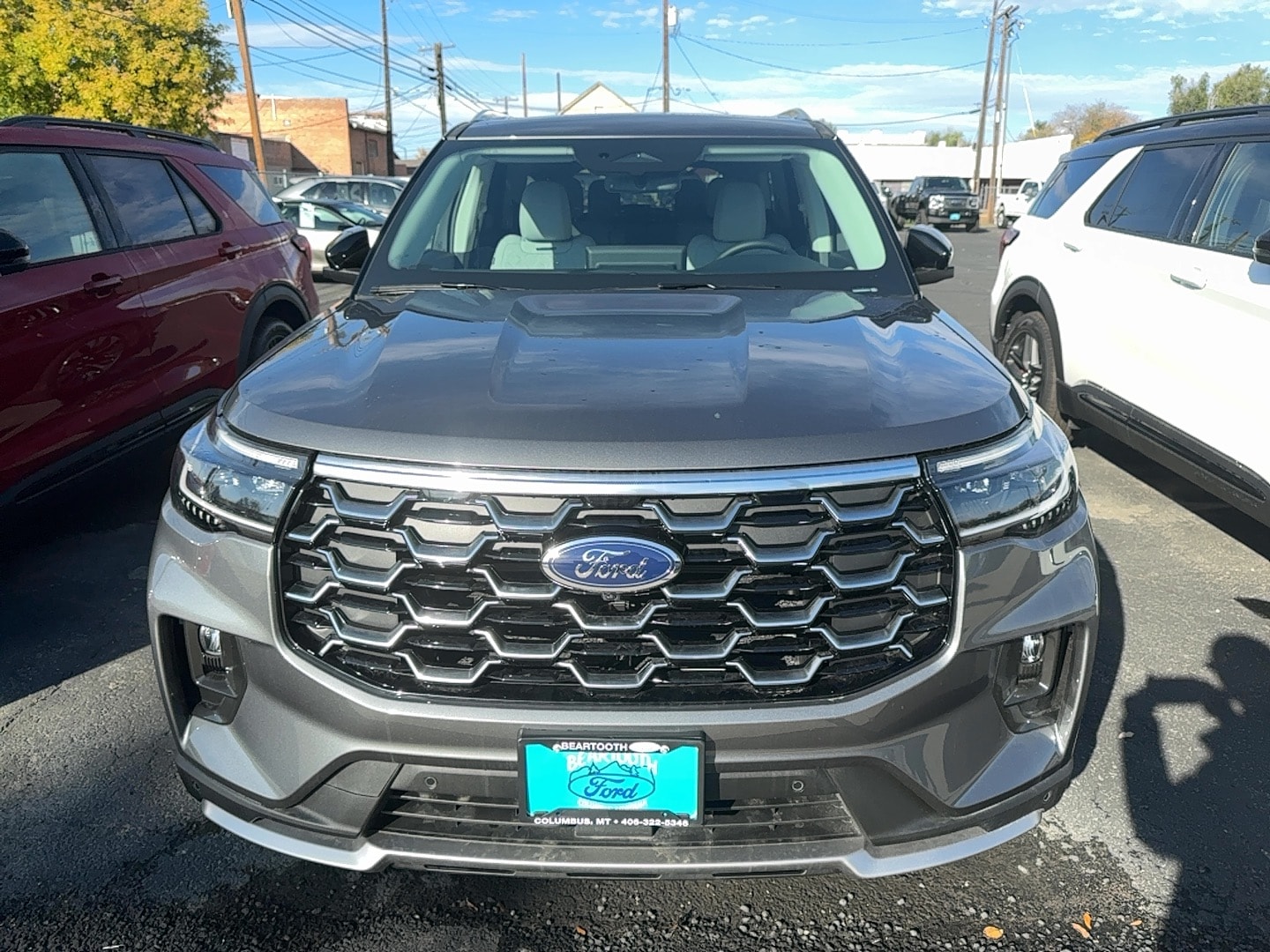 2025 Ford Explorer Platinum's photo