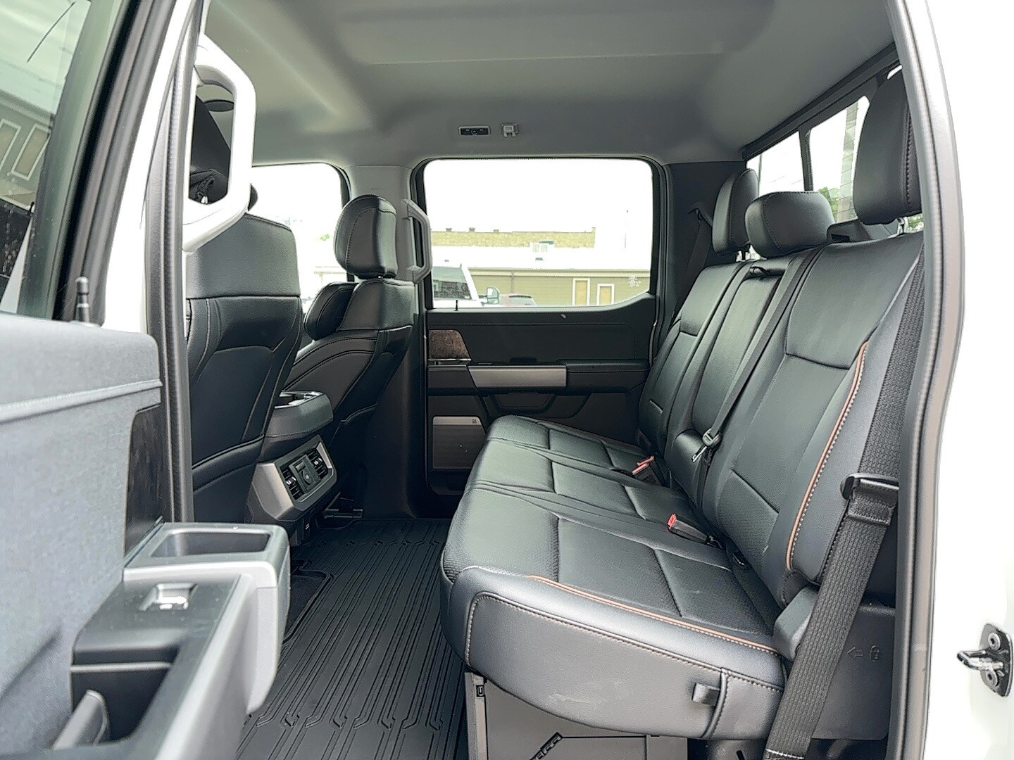 2026 Ford F-350 Super Duty Lariat - Photo 15