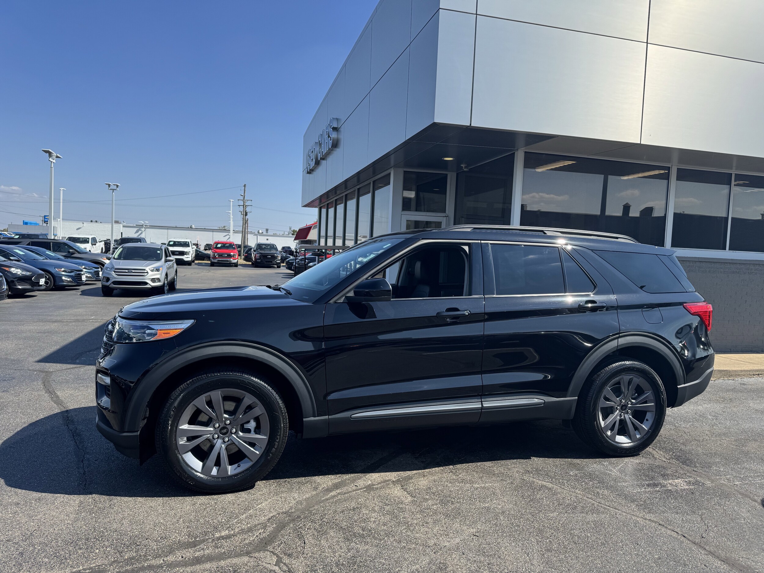 2022 Ford Explorer XLT photo 2