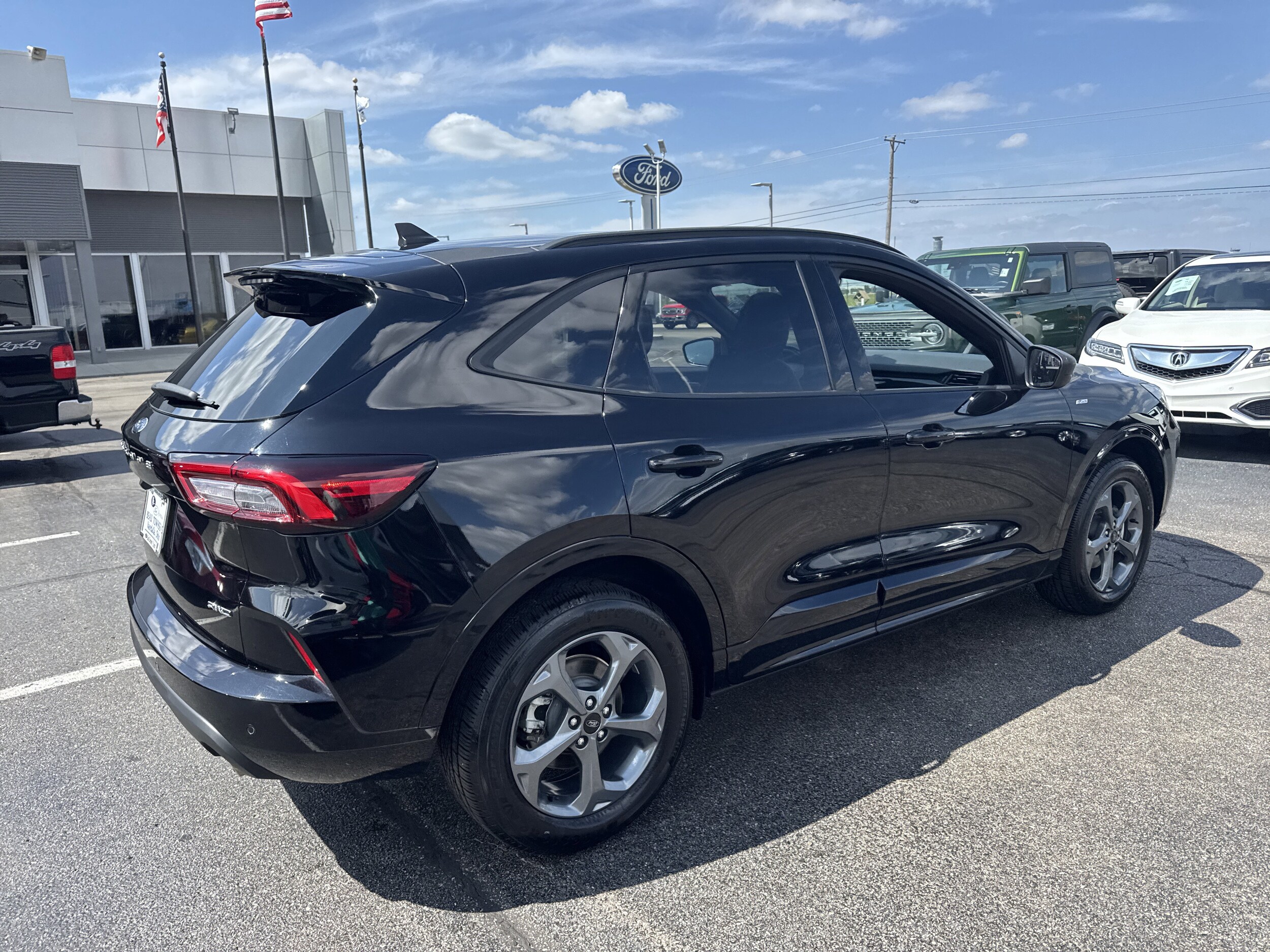 2023 Ford Escape ST-Line photo 3