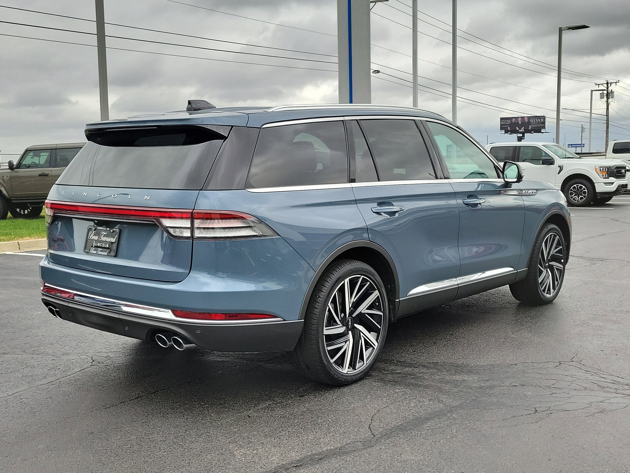 2025 Lincoln Aviator Reserve photo 4