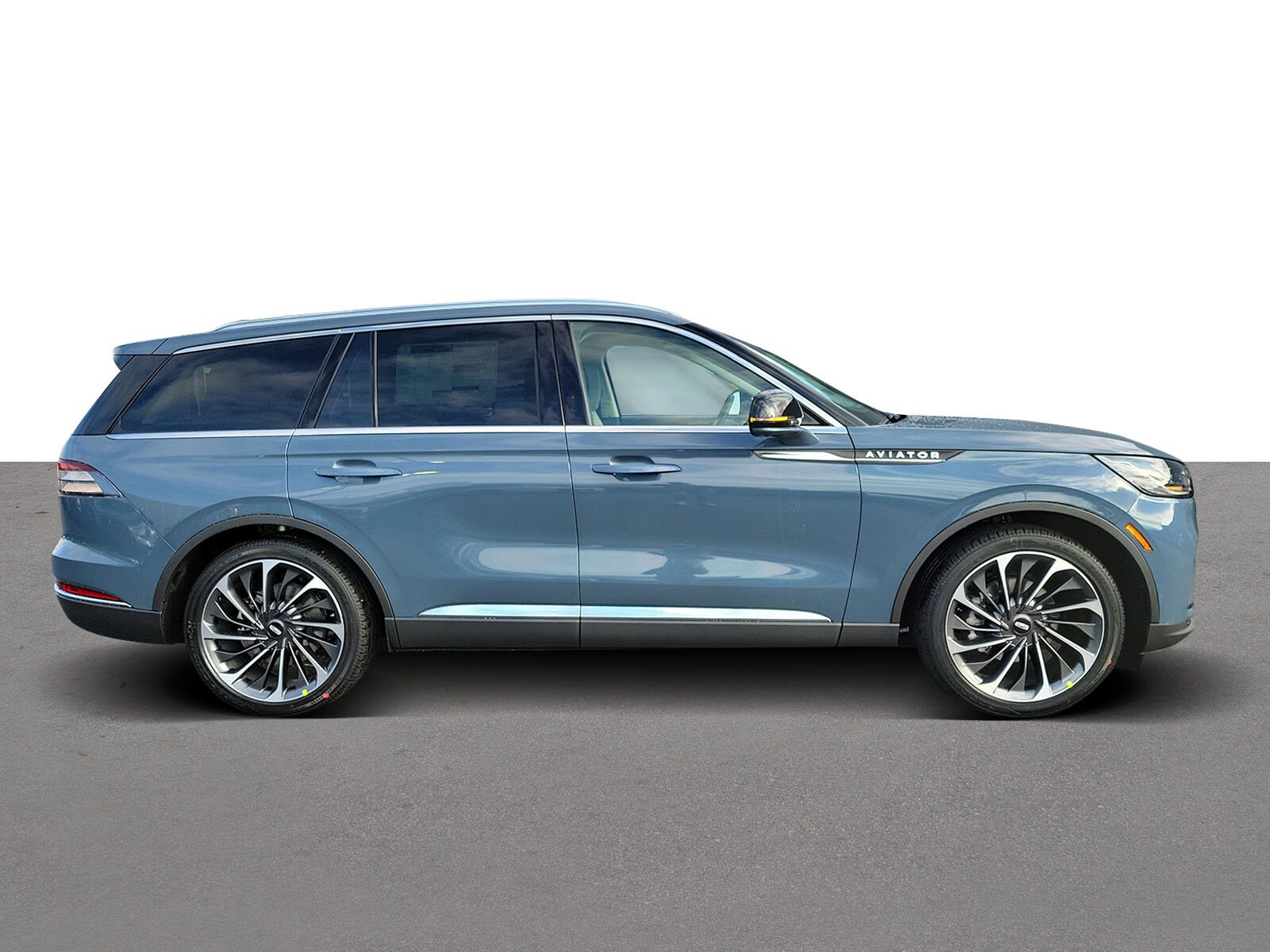 2026 Lincoln Aviator Reserve photo 3