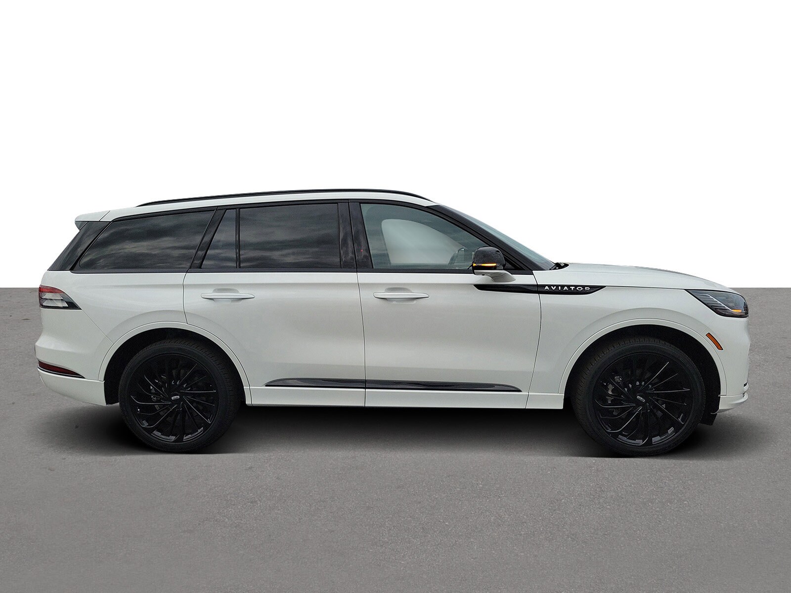 2025 Lincoln Aviator Reserve photo 2