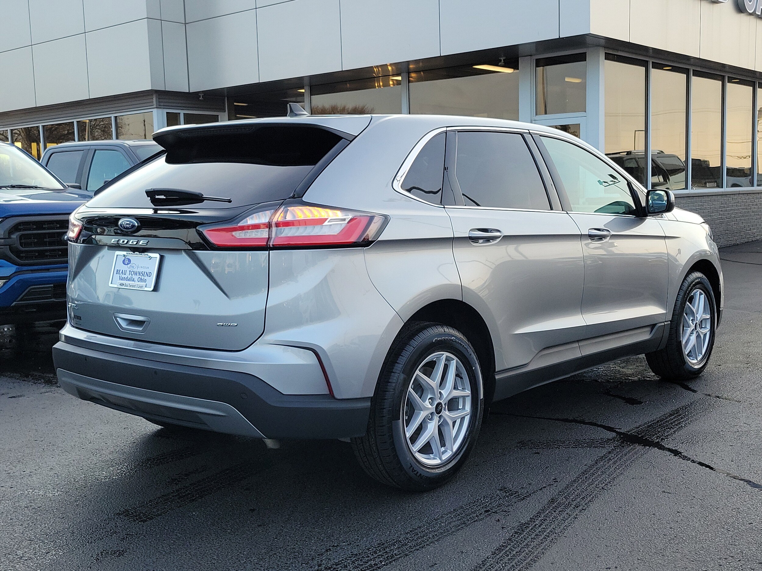 2024 Ford Edge SEL photo 4