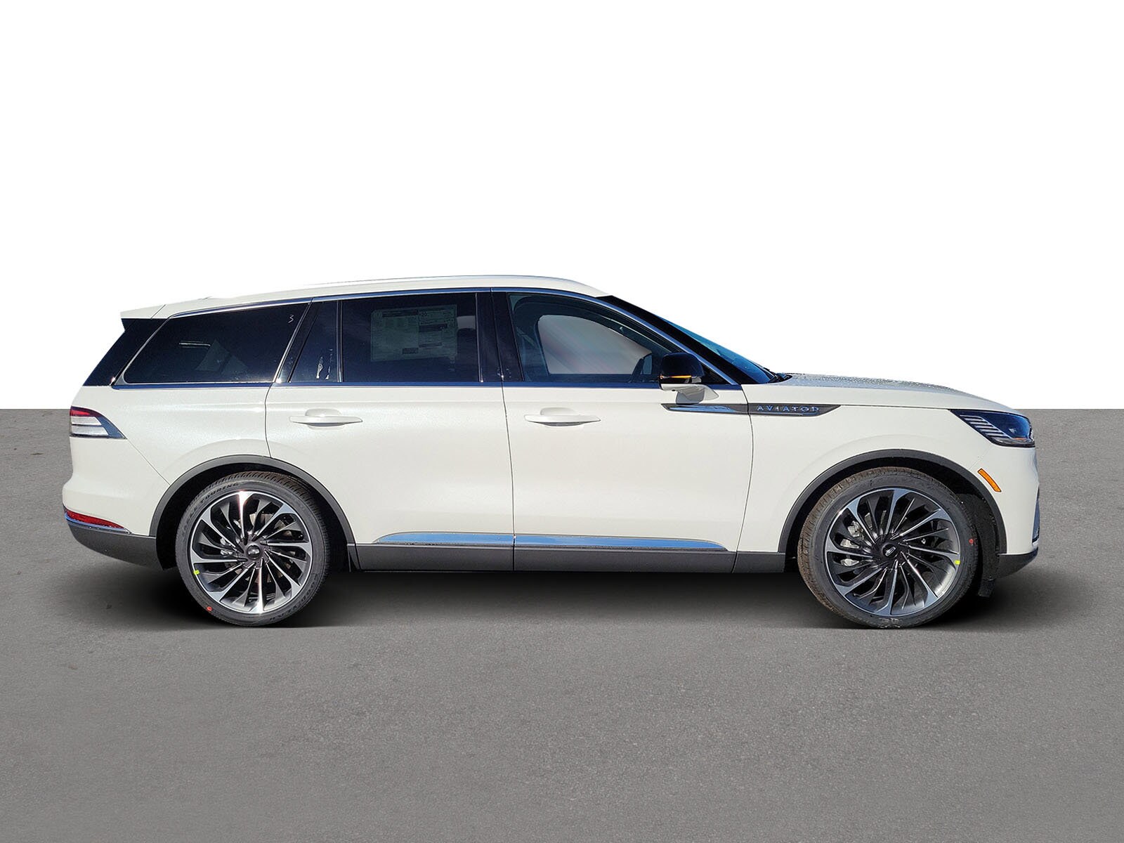 2026 Lincoln Aviator Reserve photo 3