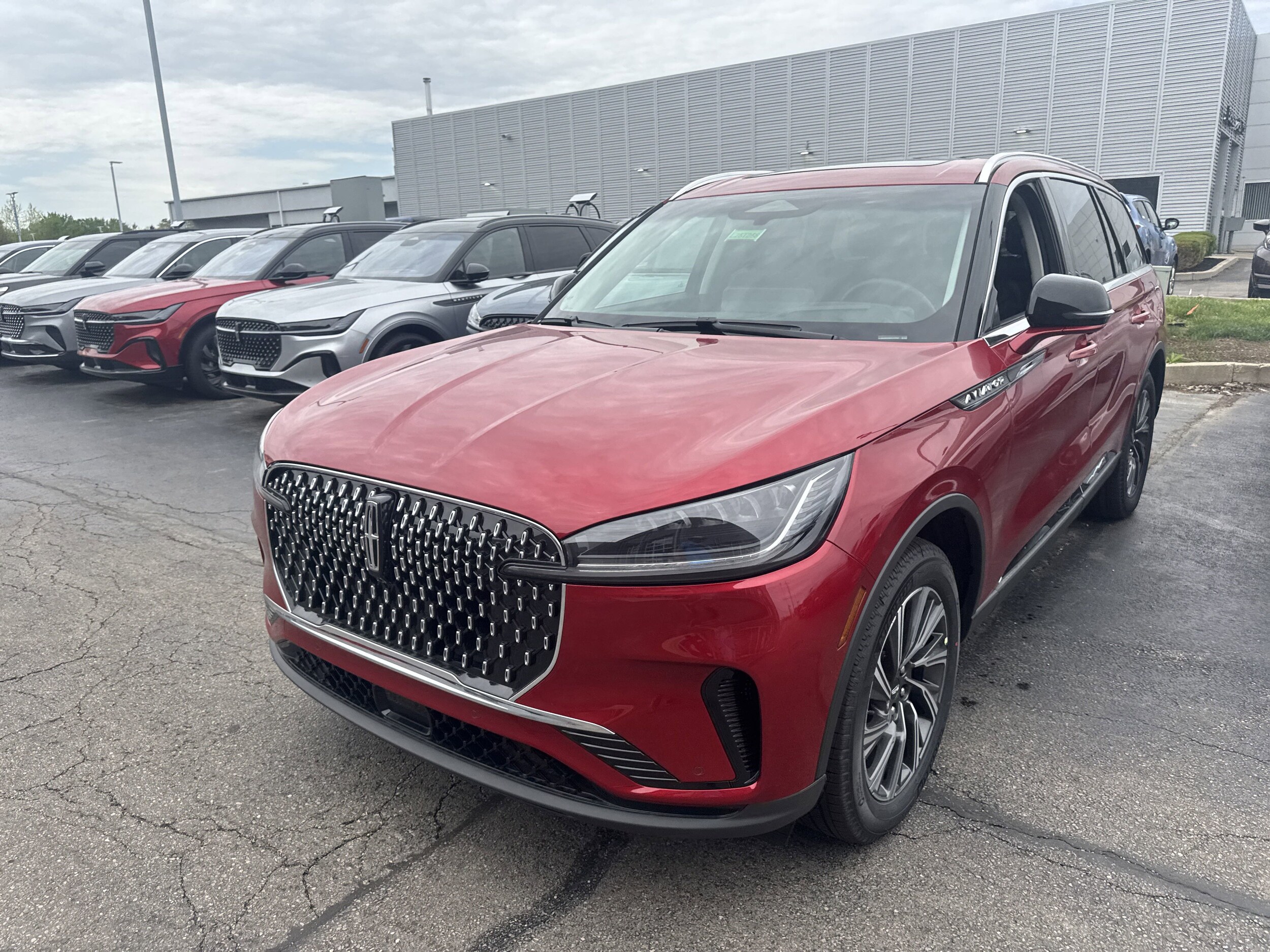 2025 Lincoln Aviator Premiere photo 3