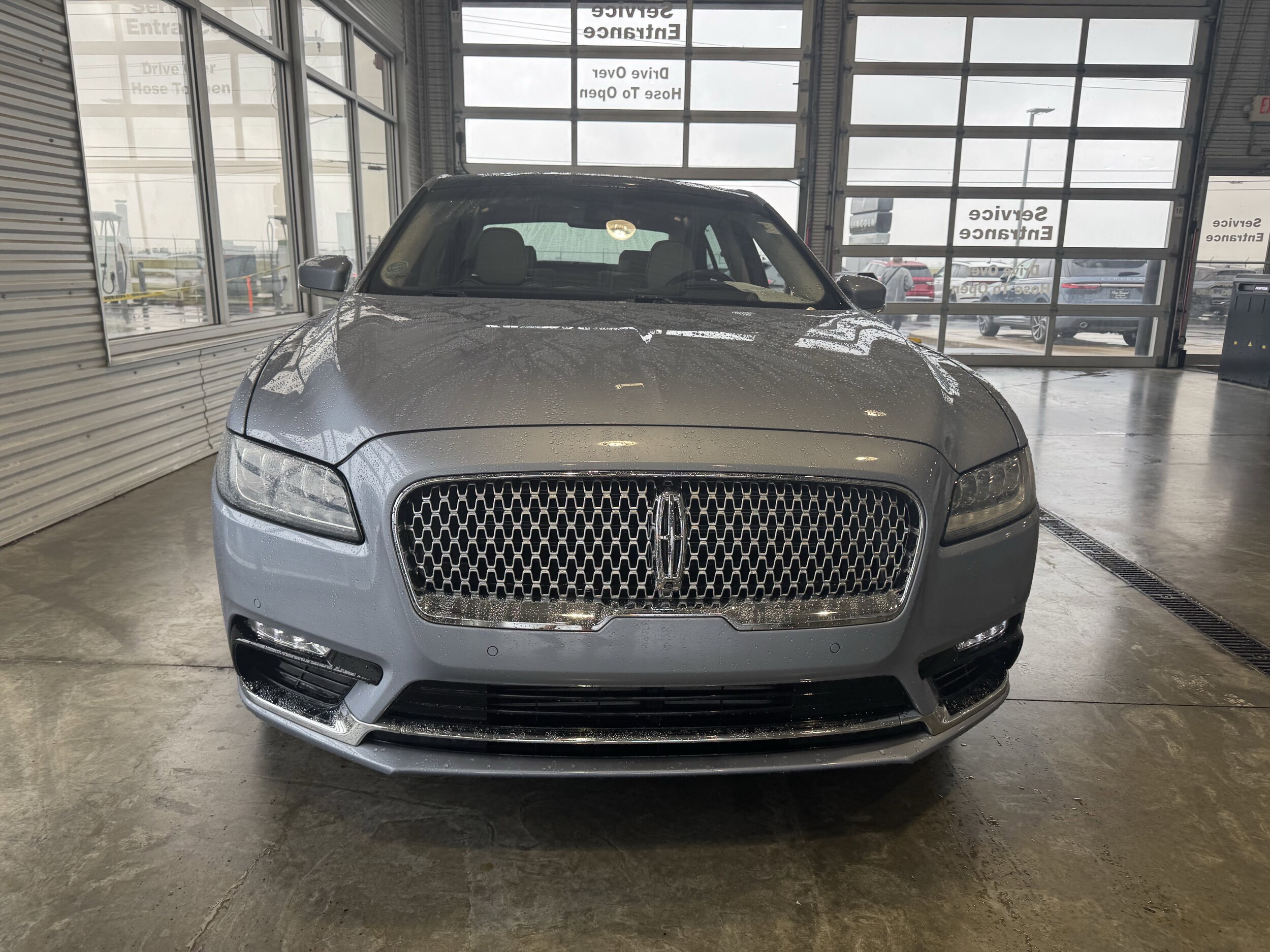 2019 Lincoln Continental Black Label photo 2