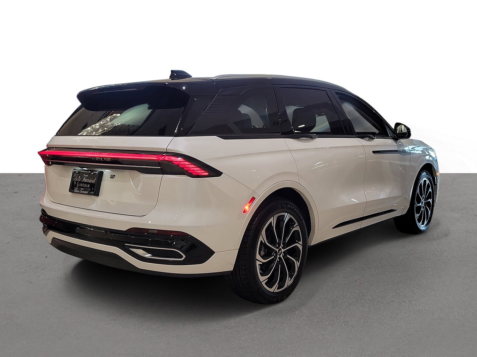 2025 Lincoln Nautilus Reserve photo 3