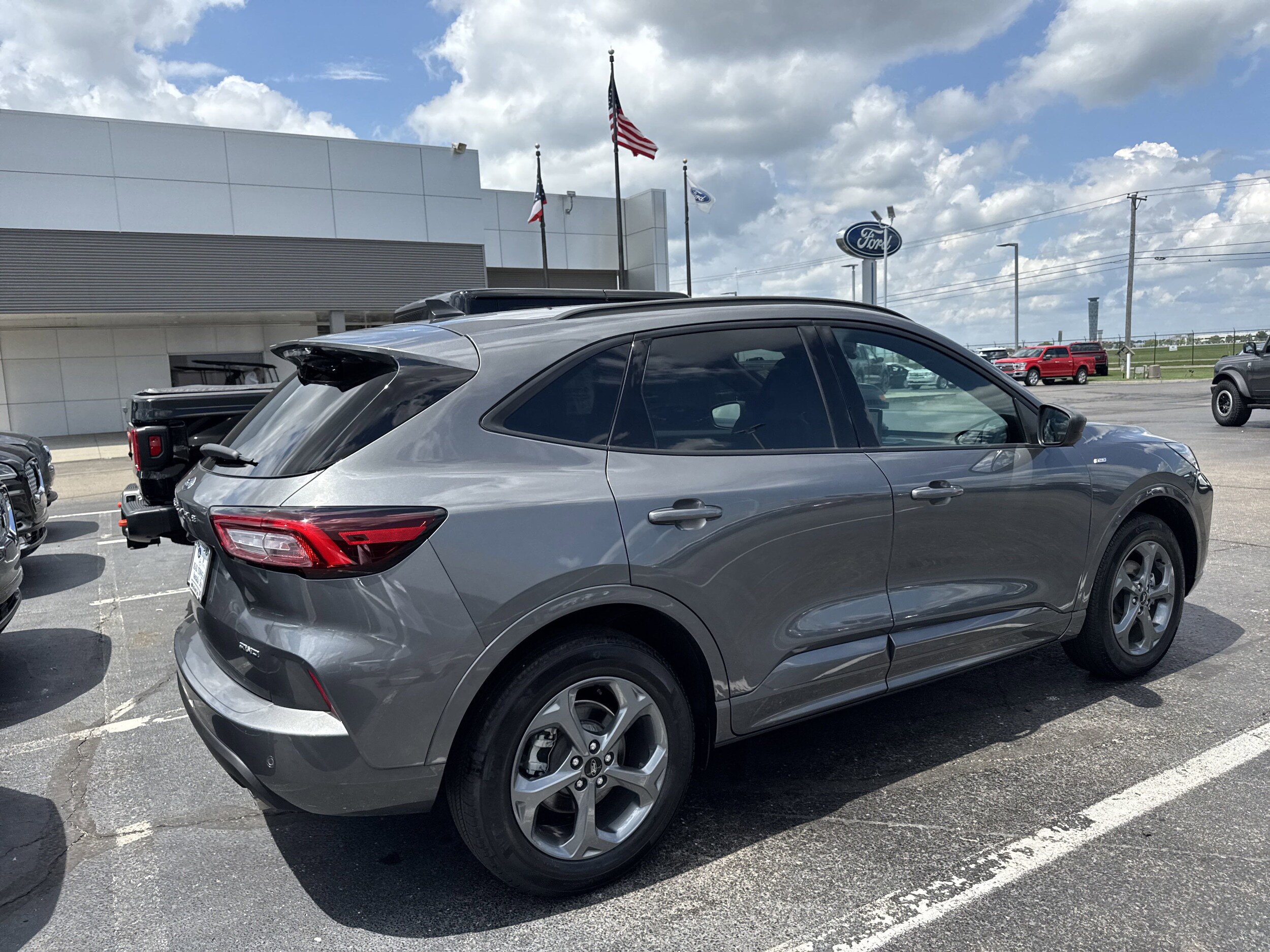 2023 Ford Escape ST-Line photo 3