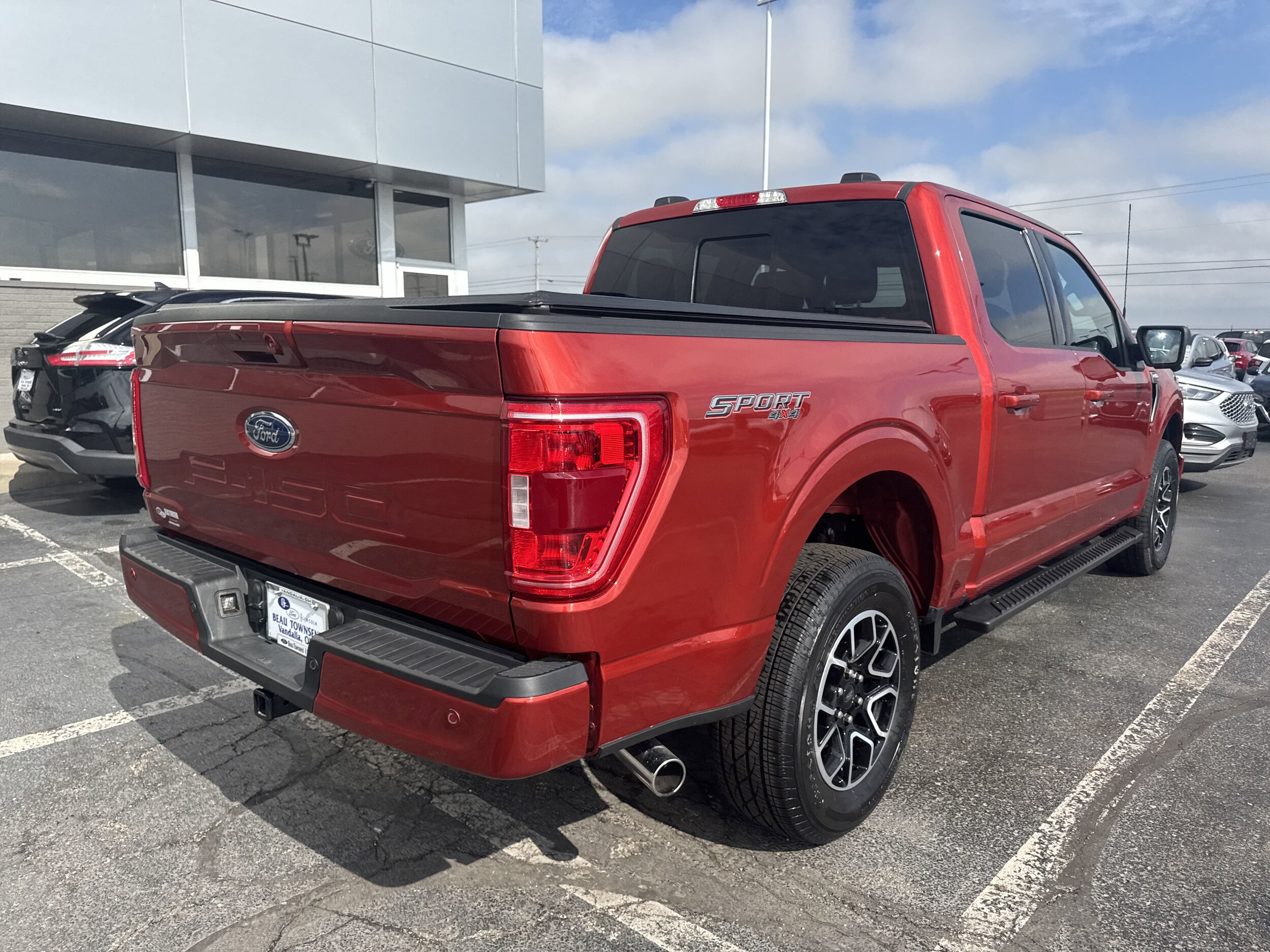 2023 Ford F-150 XLT photo 3