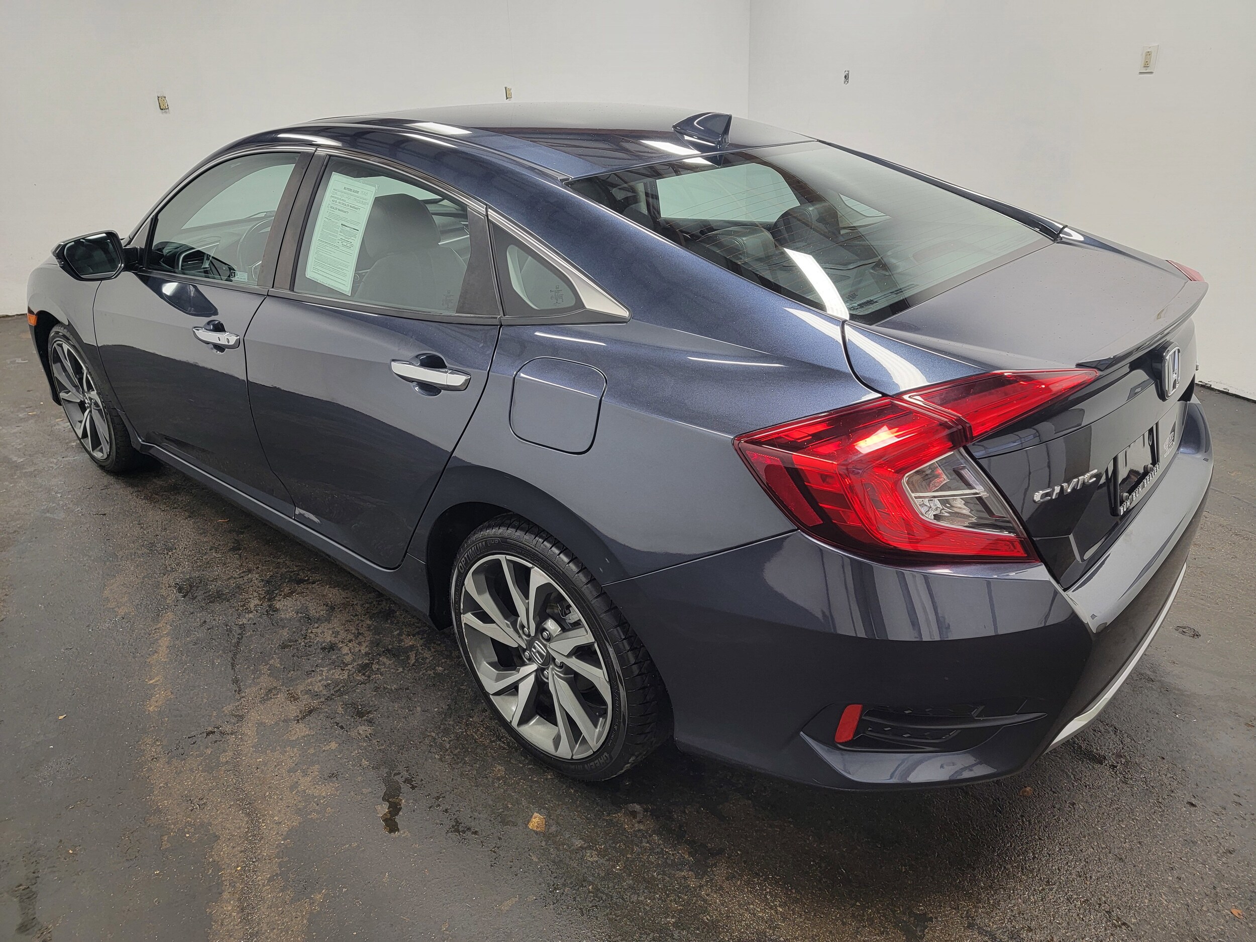 2021 Honda Civic Touring photo 2