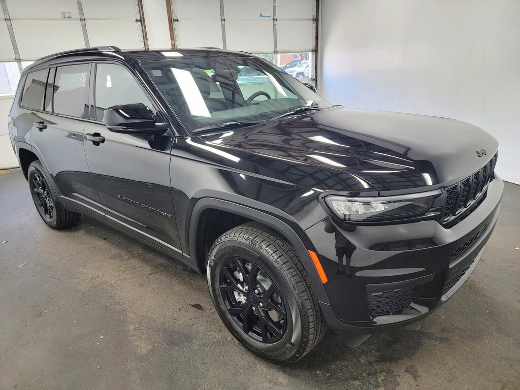 New 2025 Jeep Grand Cherokee L Laredo Sport Utility