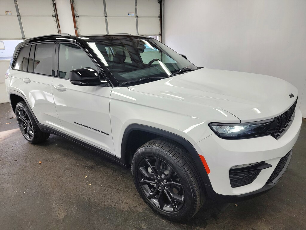 New 2025 Jeep Grand Cherokee Limited Sport Utility